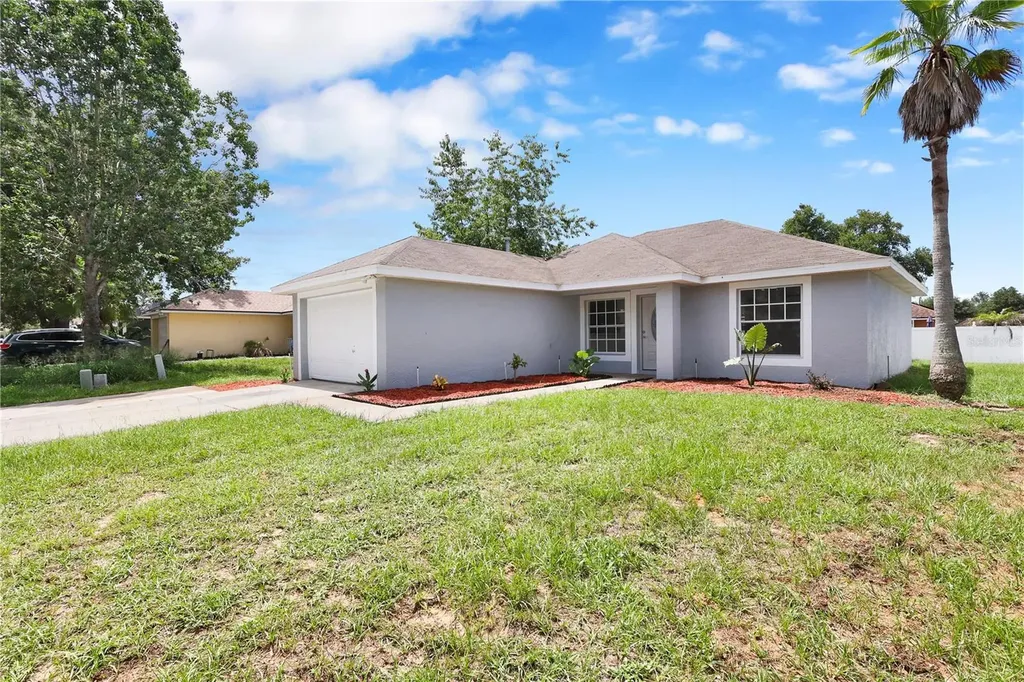 318 Walpole Loop Davenport FL 33897