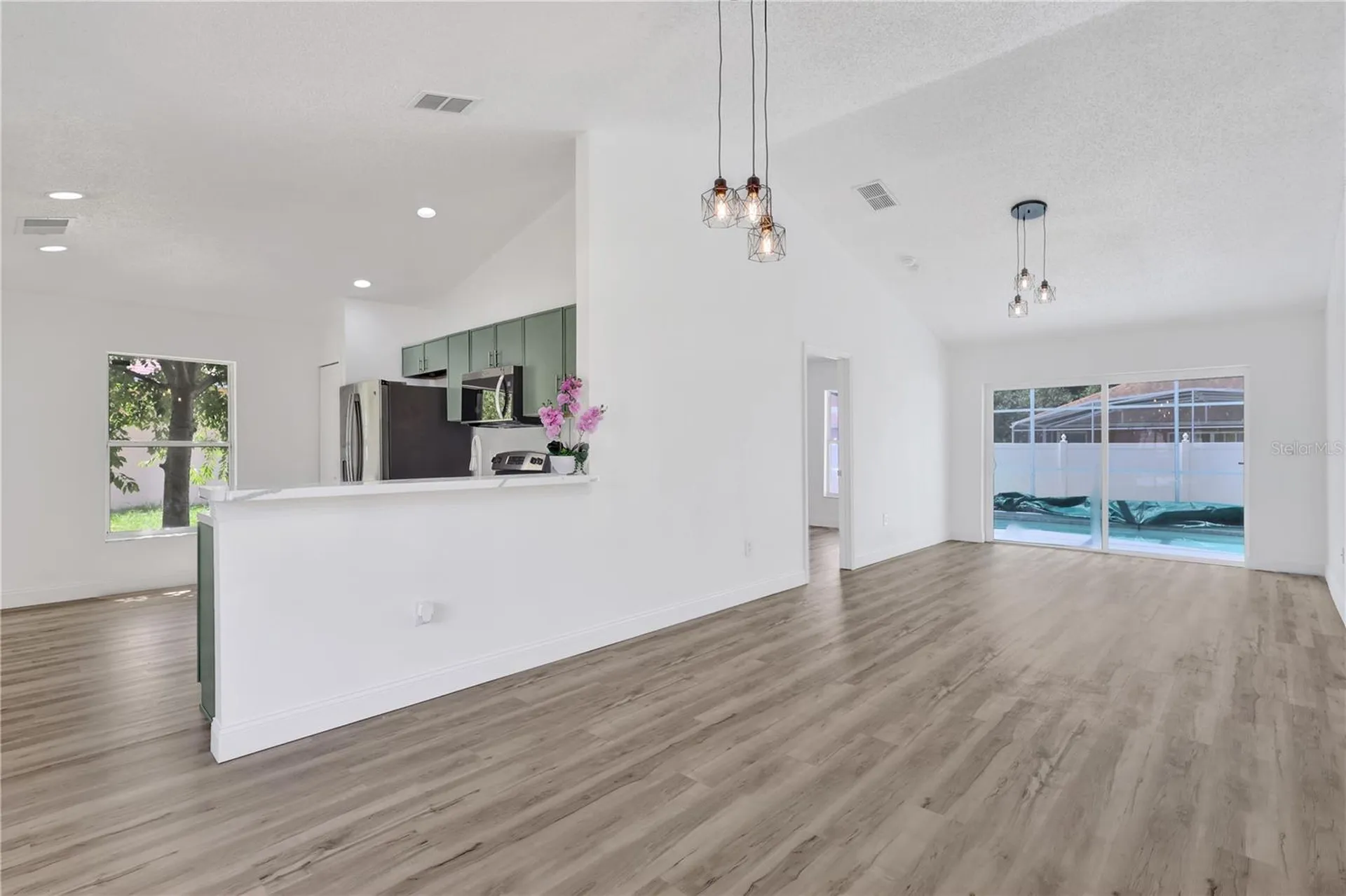 318 Walpole Loop Davenport FL 33897