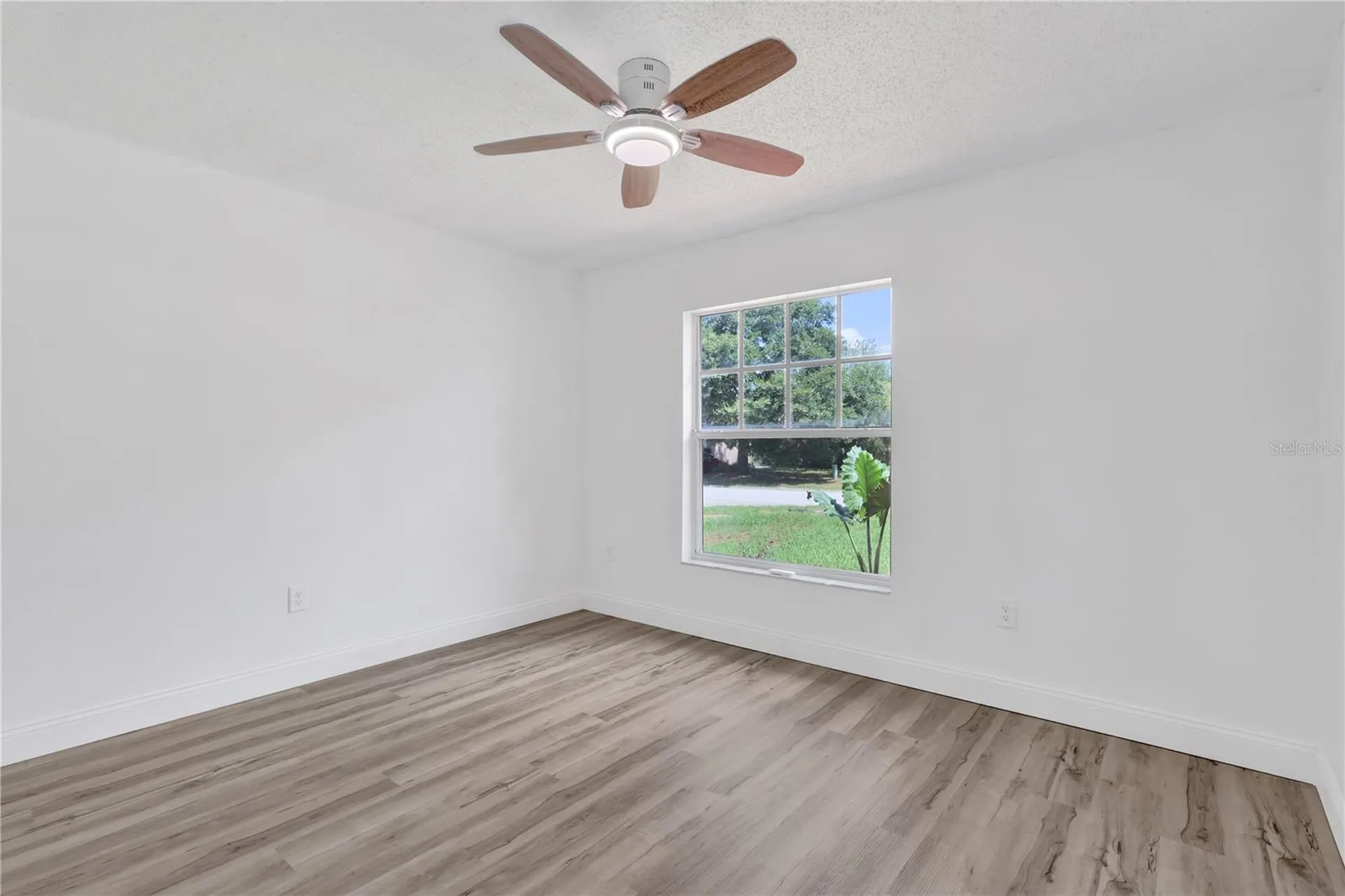 318 Walpole Loop Davenport FL 33897