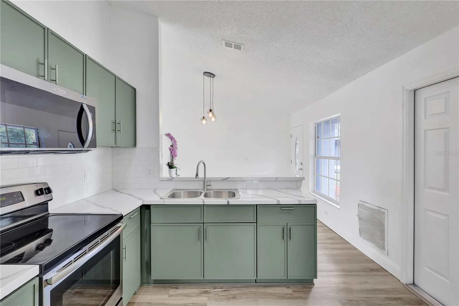 318 Walpole Loop Davenport FL 33897
