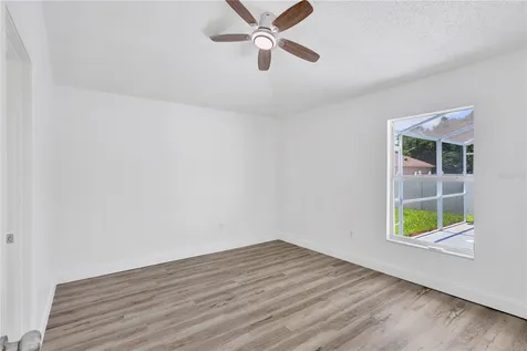 318 Walpole Loop Davenport FL 33897