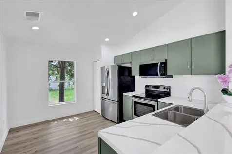 318 Walpole Loop Davenport FL 33897