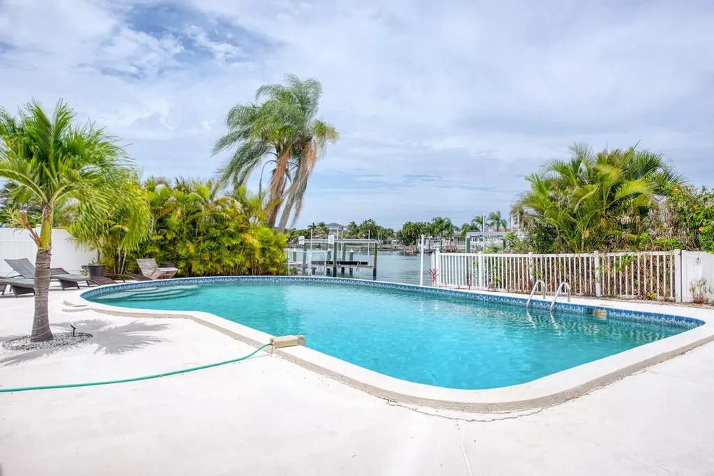 12125 6th Street E Treasure Island FL 33706