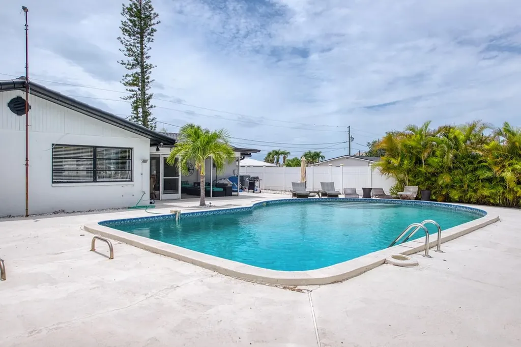 12125 6th Street E Treasure Island FL 33706
