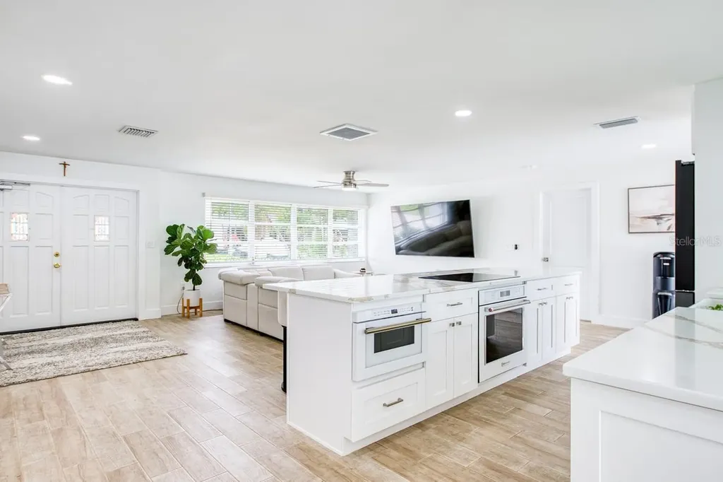 12125 6th Street E Treasure Island FL 33706