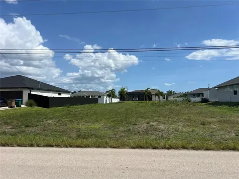 406 Jacaranda Pkwy E Cape Coral FL 33909