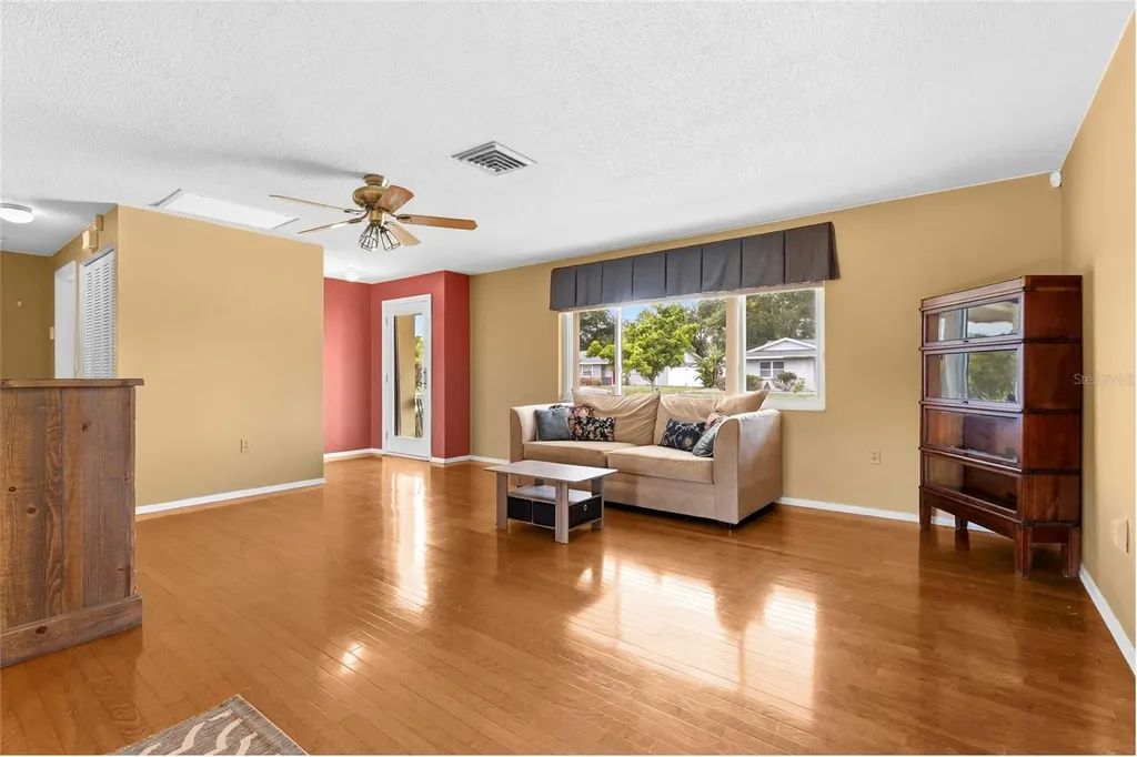 1006 De Leo Drive Sarasota FL 34243