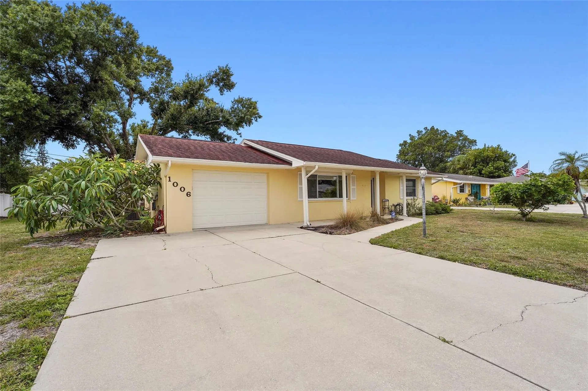 1006 De Leo Drive Sarasota FL 34243