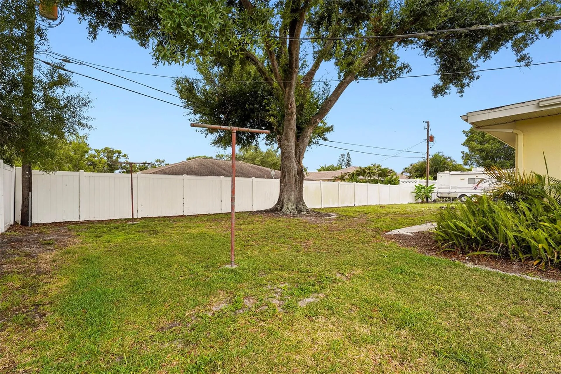 1006 De Leo Drive Sarasota FL 34243