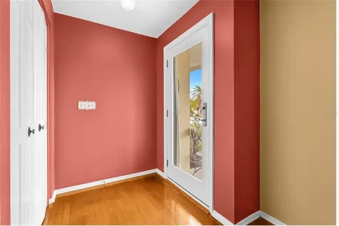 1006 De Leo Drive Sarasota FL 34243