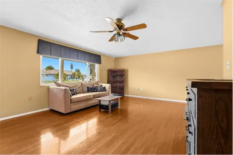 1006 De Leo Drive Sarasota FL 34243