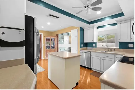 1006 De Leo Drive Sarasota FL 34243