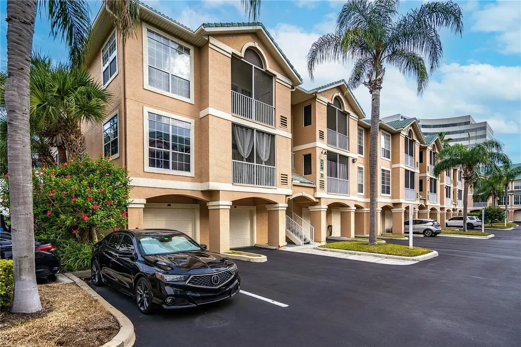3205 Bay Club Circle Tampa FL 33607