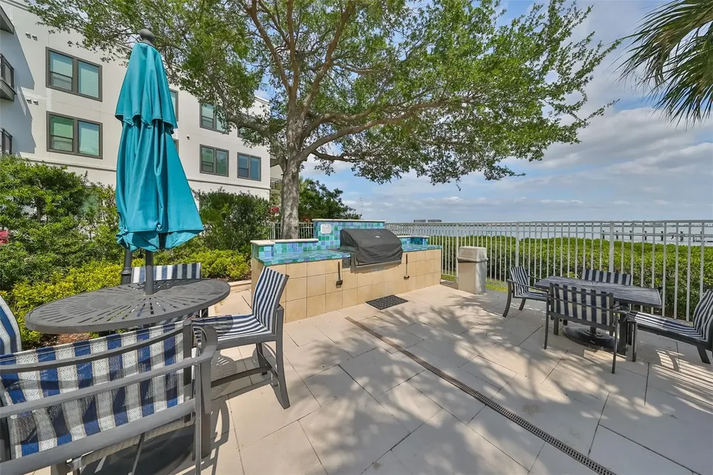 3205 Bay Club Circle Tampa FL 33607