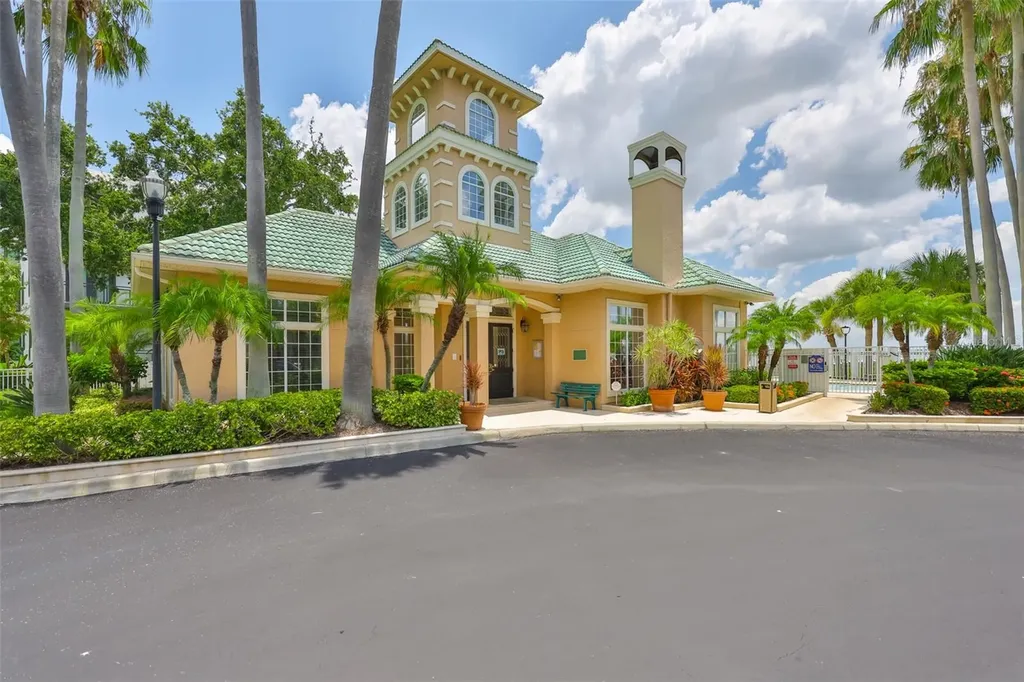 3205 Bay Club Circle Tampa FL 33607