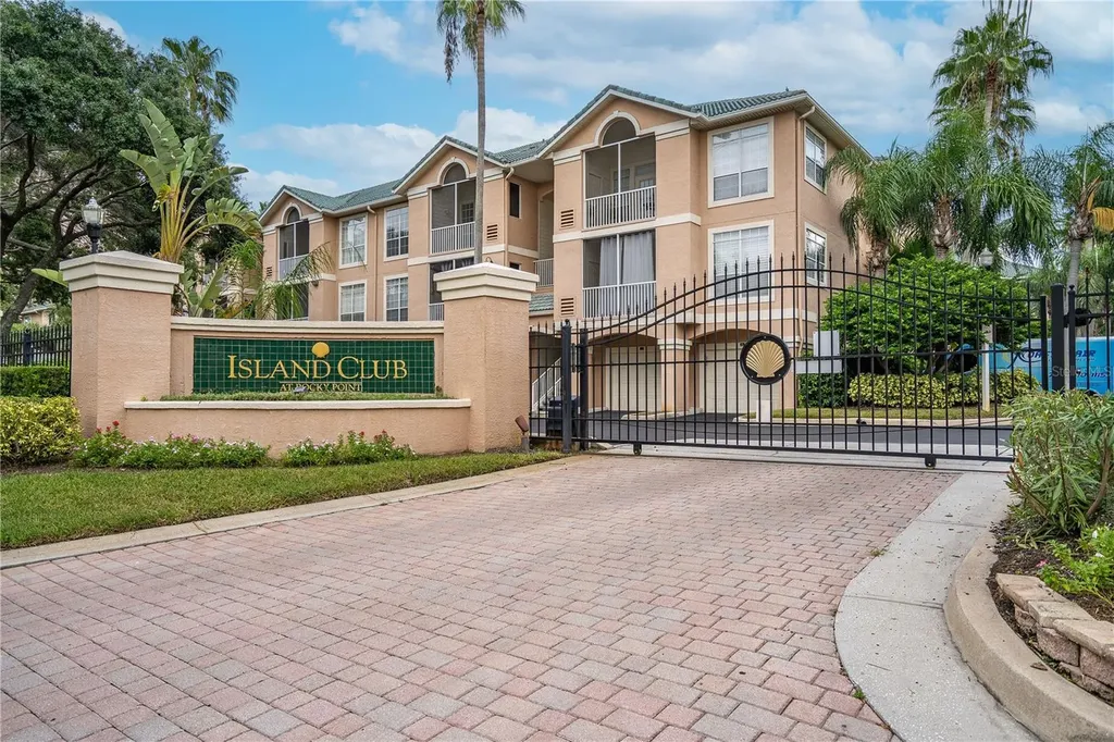 3205 Bay Club Circle Tampa FL 33607
