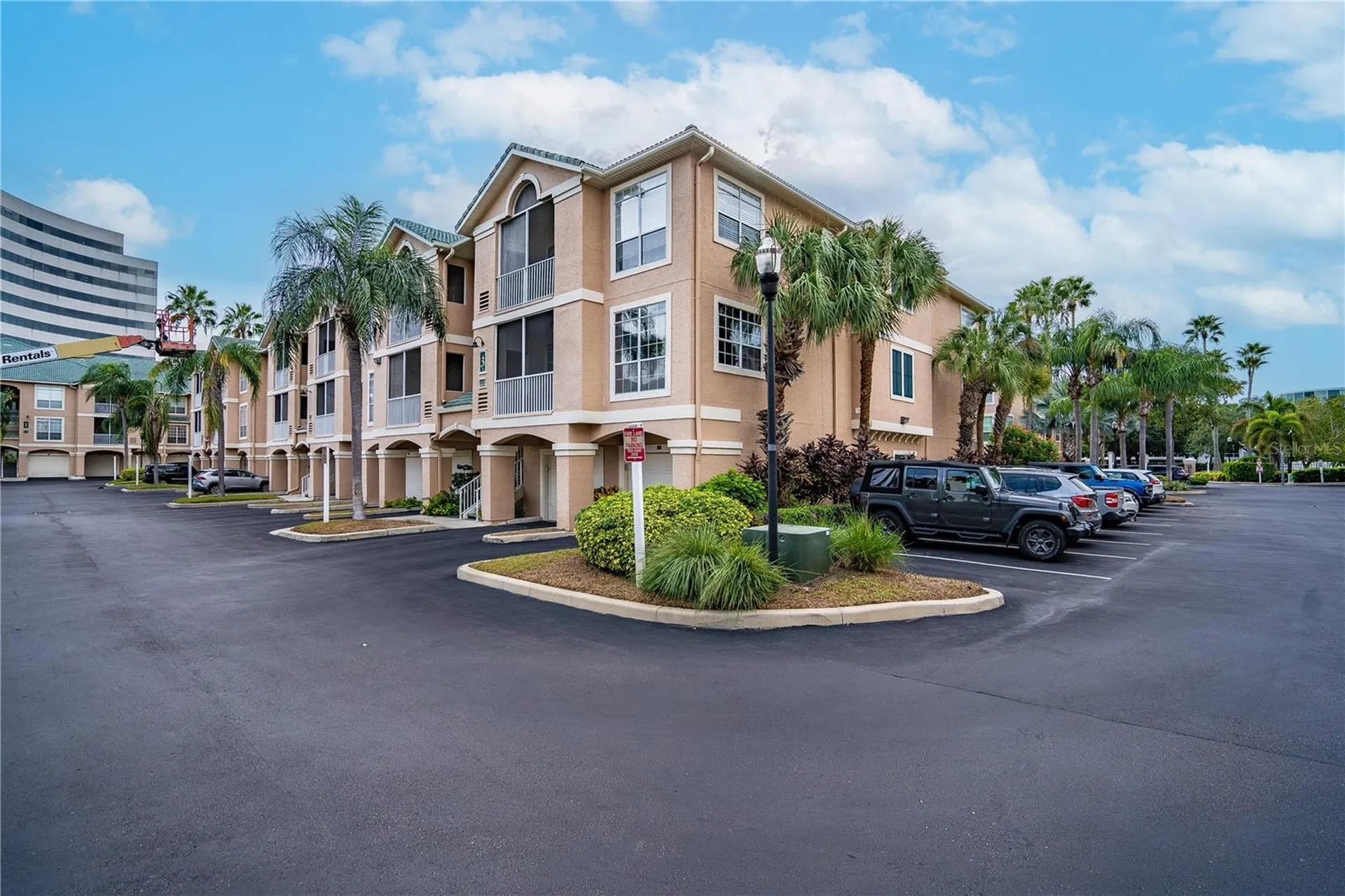 3205 Bay Club Circle Tampa FL 33607