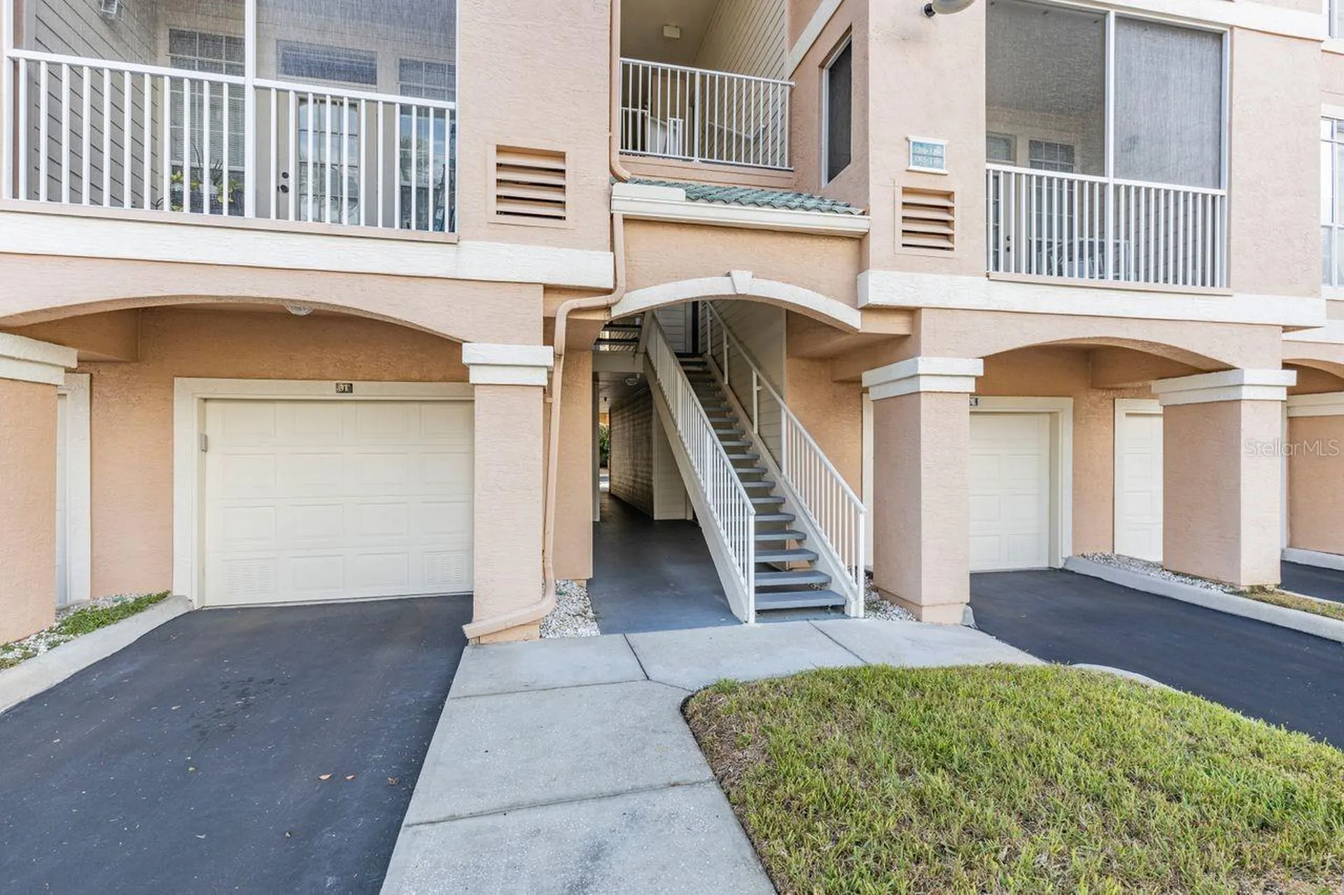3205 Bay Club Circle Tampa FL 33607