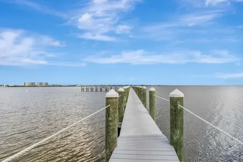 3205 Bay Club Circle Tampa FL 33607