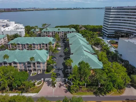 3205 Bay Club Circle Tampa FL 33607