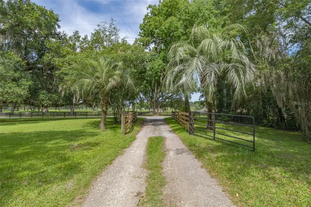 10921 County Road 209 Oxford FL 34484