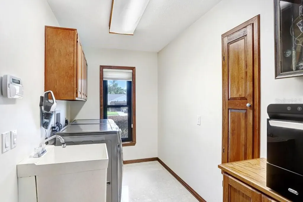 2809 Fairway View Drive Valrico FL 33596