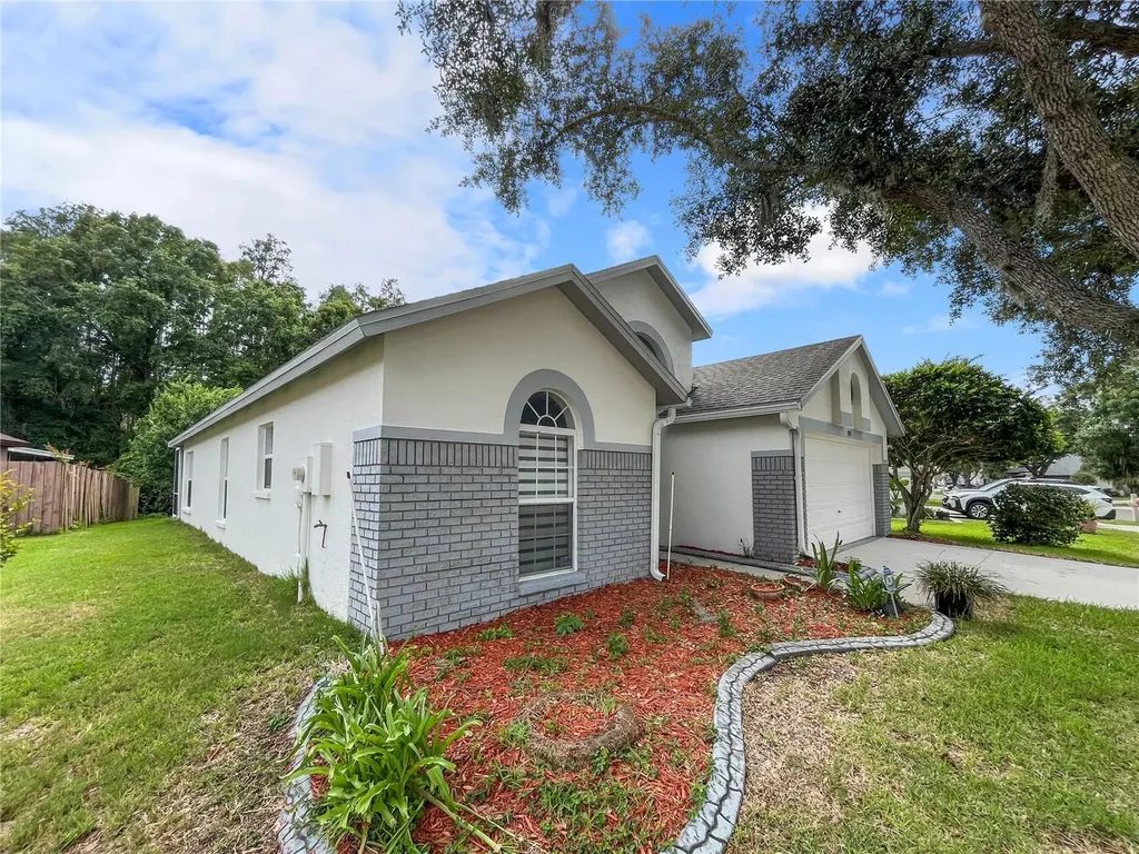 1537 Maximilian Drive Wesley Chapel FL 33543