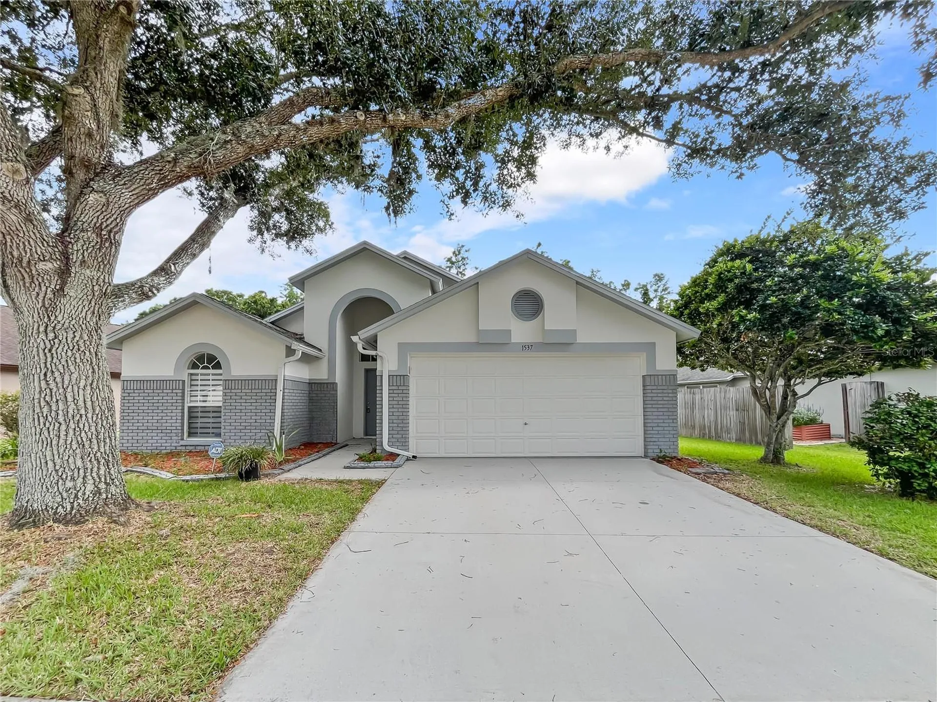 1537 Maximilian Drive Wesley Chapel FL 33543