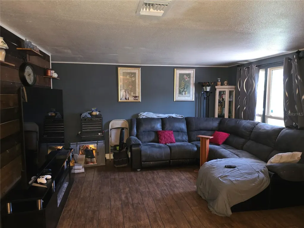 917 27th Street E Bradenton FL 34208