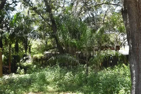 907 Pine Street Immokalee FL 34142