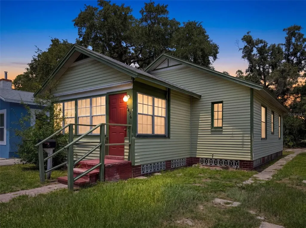 2436 10th Street S St Petersburg FL 33705