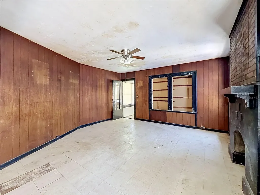 2436 10th Street S St Petersburg FL 33705