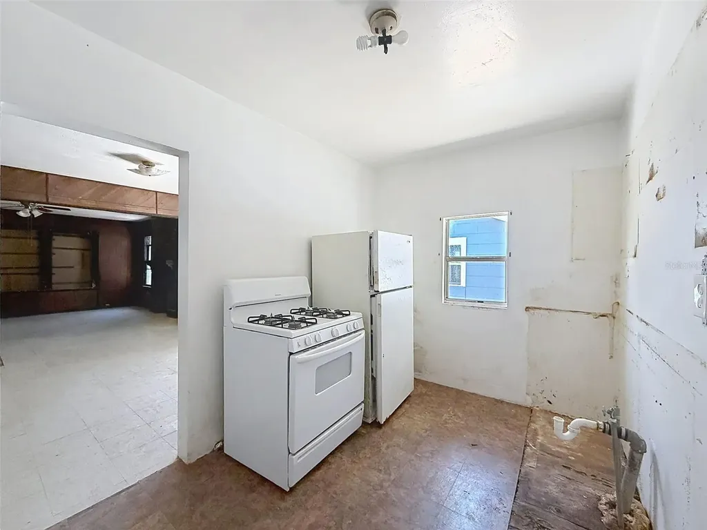 2436 10th Street S St Petersburg FL 33705