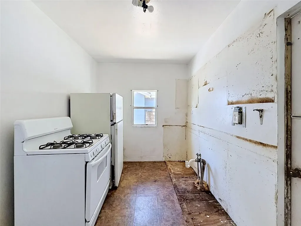 2436 10th Street S St Petersburg FL 33705