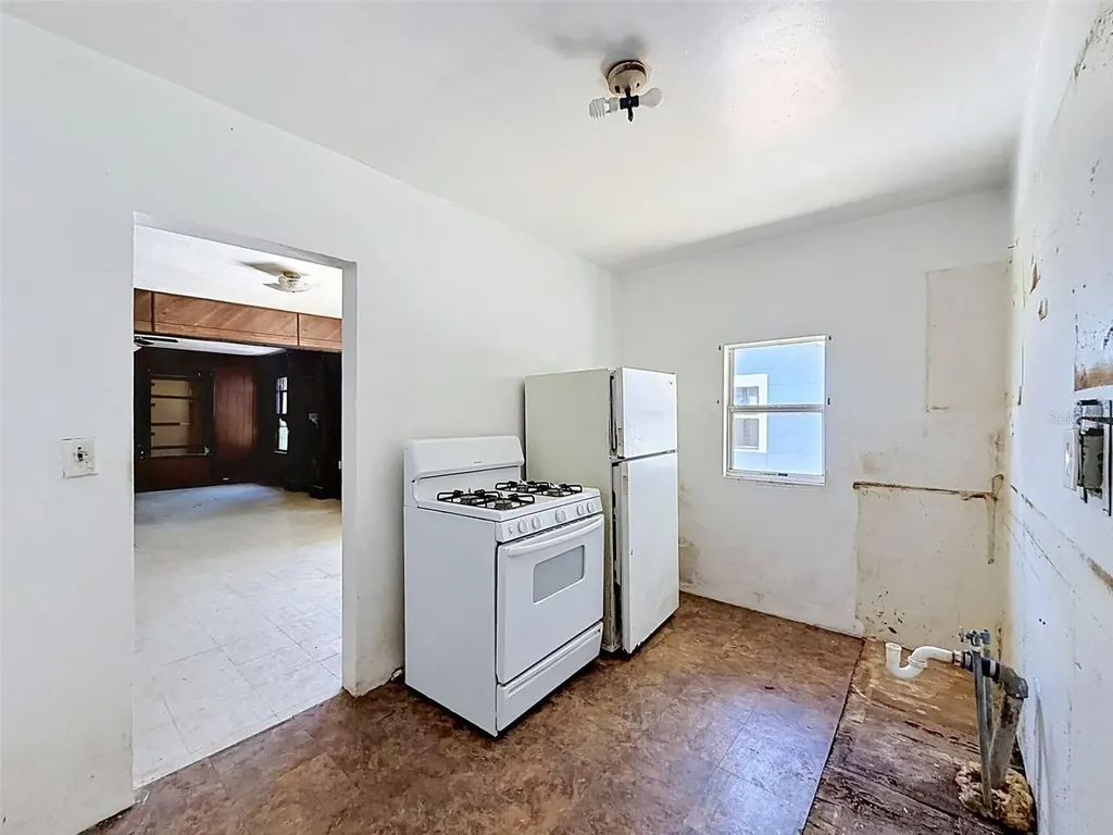 2436 10th Street S St Petersburg FL 33705