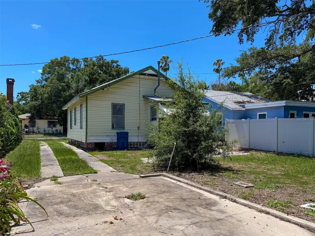 2436 10th Street S St Petersburg FL 33705
