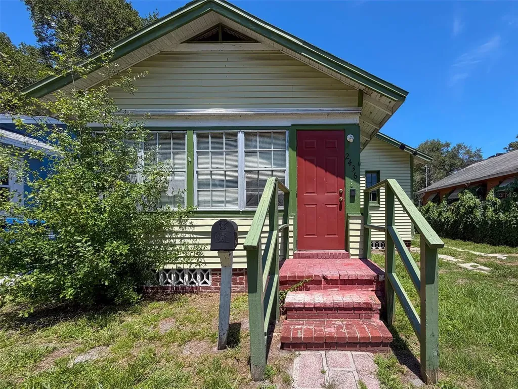 2436 10th Street S St Petersburg FL 33705