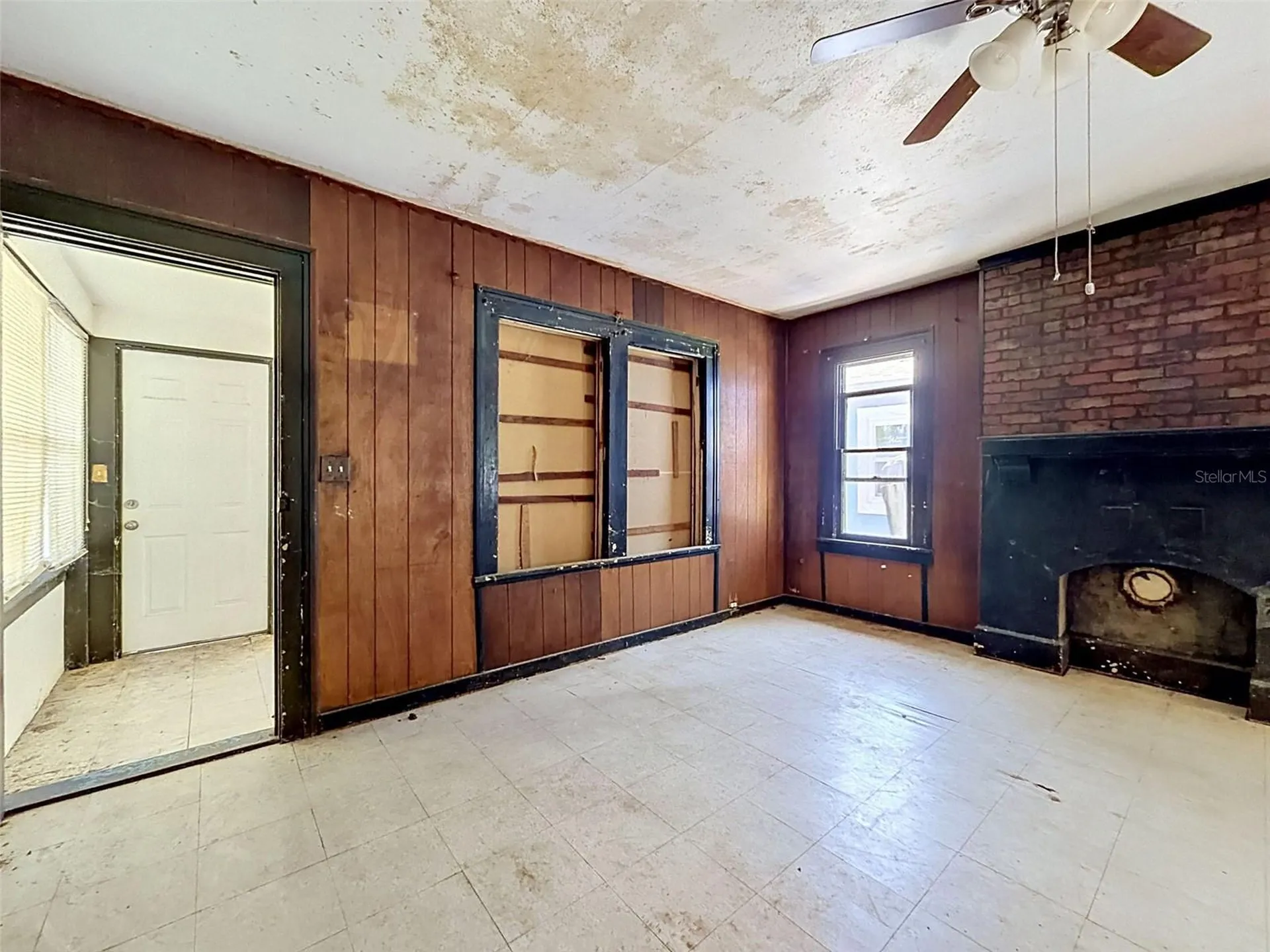 2436 10th Street S St Petersburg FL 33705