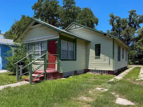 2436 10th Street S St Petersburg FL 33705