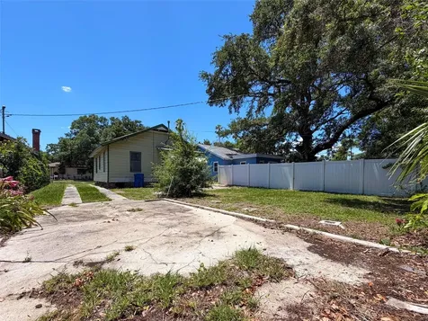 2436 10th Street S St Petersburg FL 33705