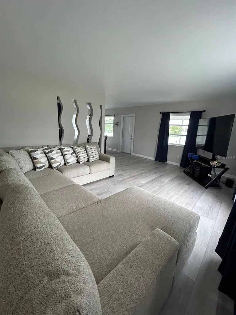 9229 Overlook Drive Tampa FL 33617