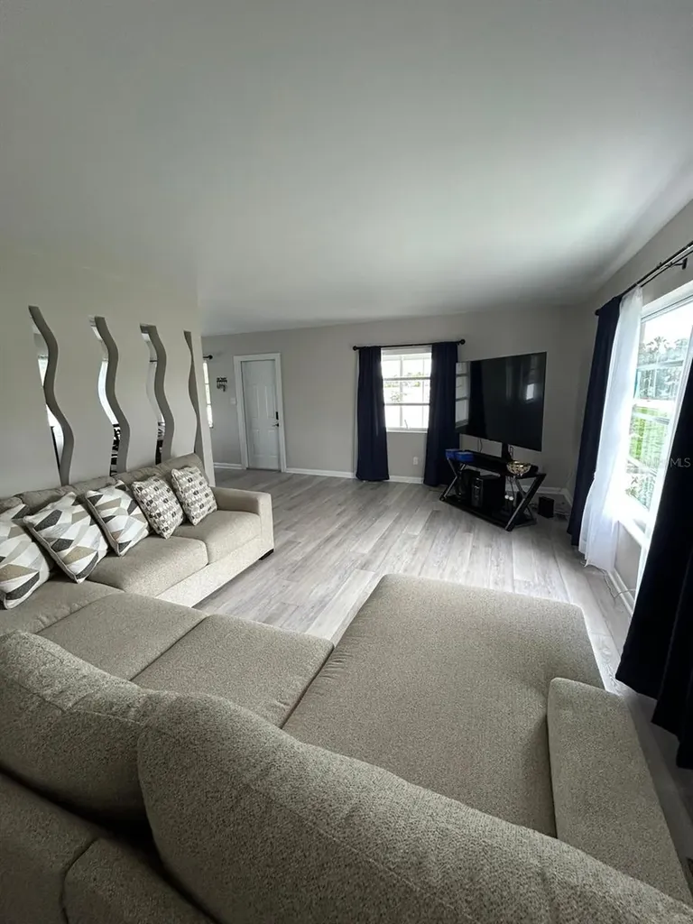 9229 Overlook Drive Tampa FL 33617