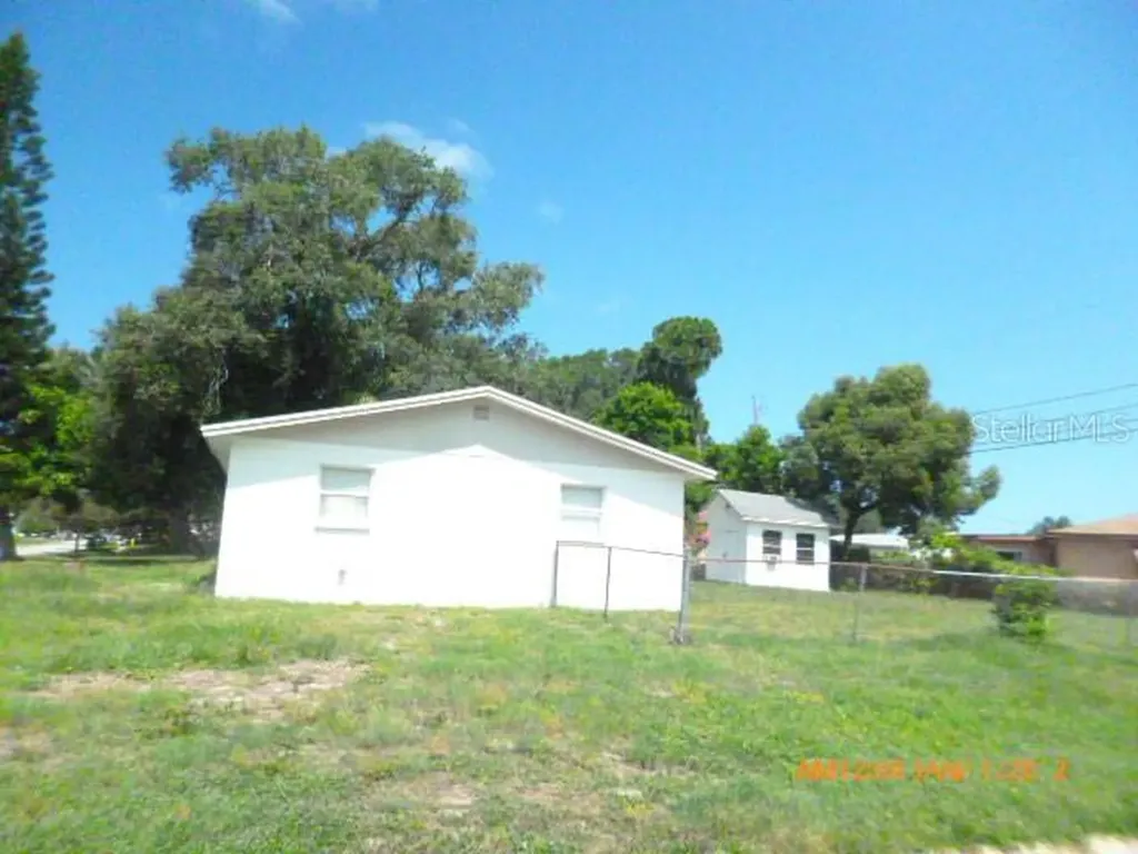 11013 Temple Avenue Seminole FL 33772