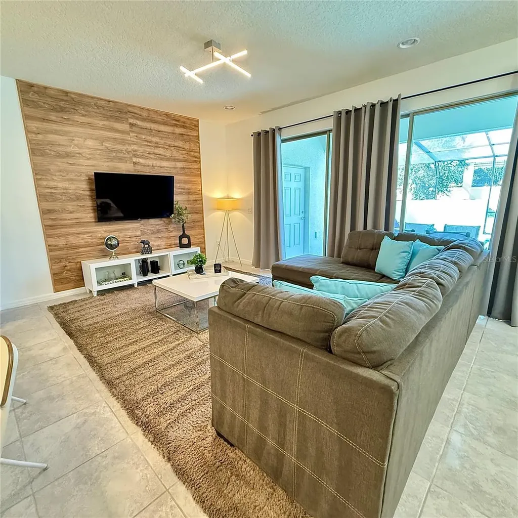 2414 Dubai Street Kissimmee FL 34747