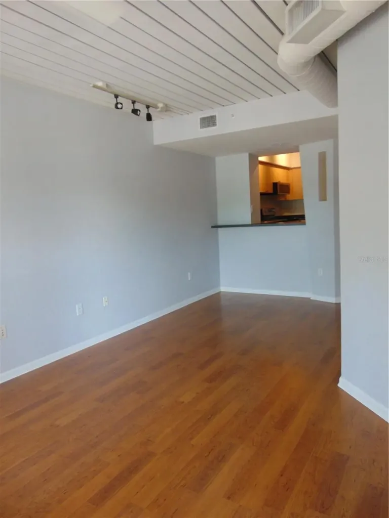 2401 W Horatio Street Tampa FL 33609