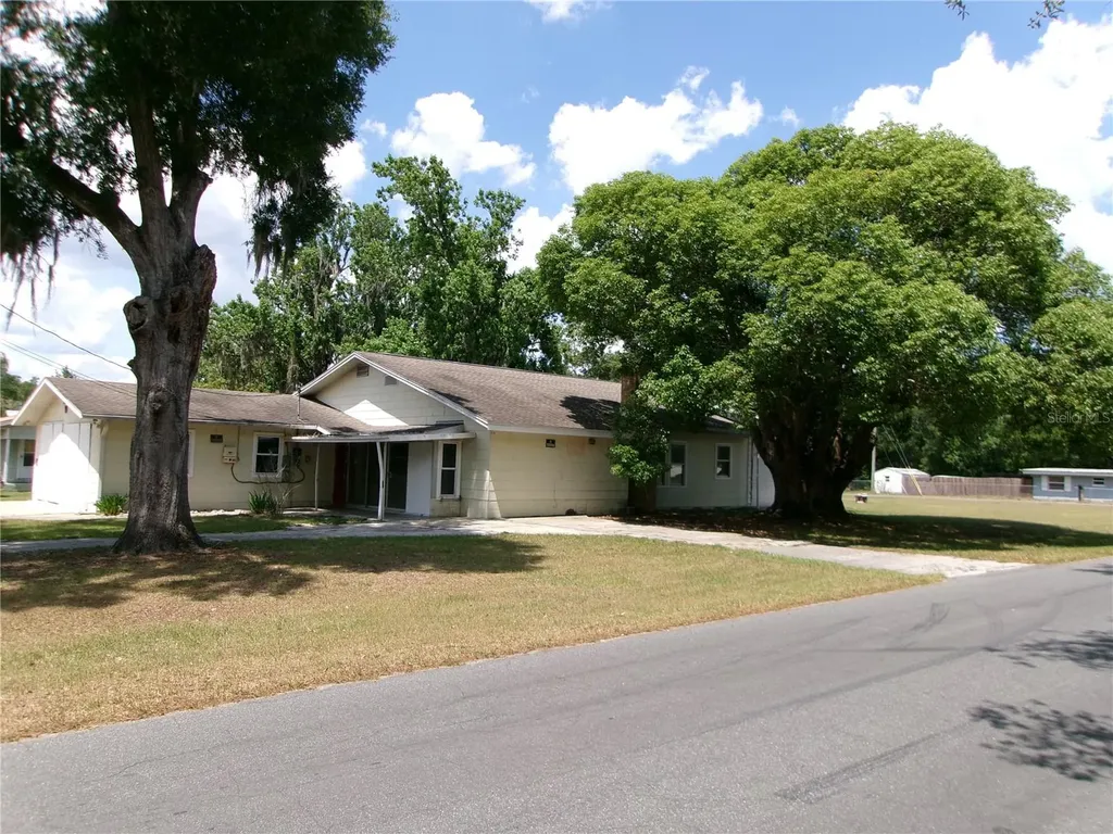 5714 19th Street Zephyrhills FL 33542