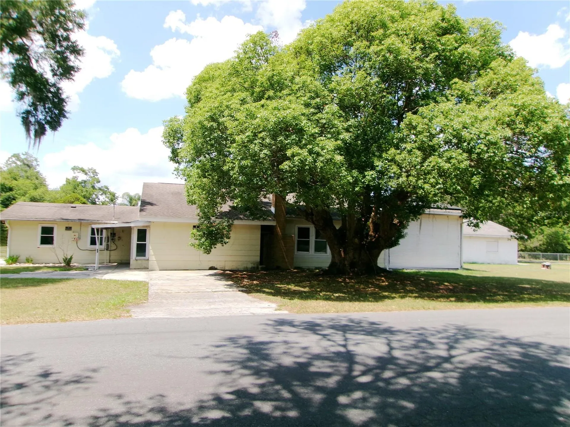 5714 19th Street Zephyrhills FL 33542
