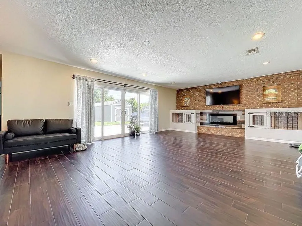 33 S Ortman Drive Orlando FL 32805