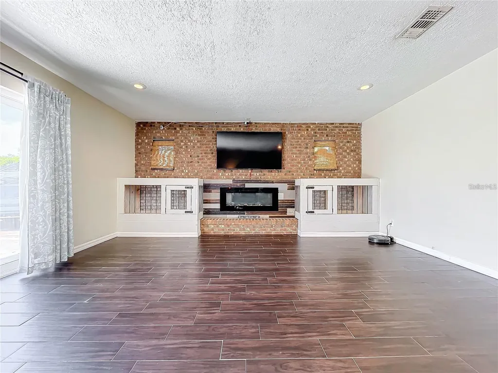 33 S Ortman Drive Orlando FL 32805