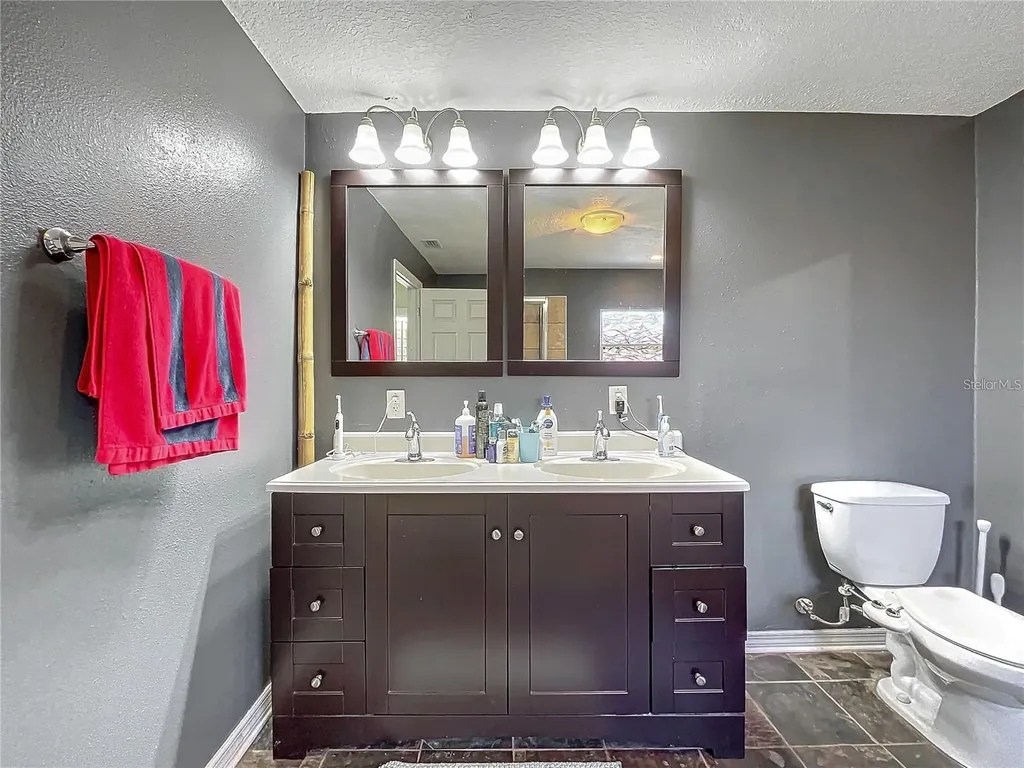 33 S Ortman Drive Orlando FL 32805